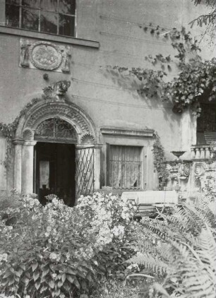 Zitzschewig, Rietzschkegrund 21. Portal vom Ateliergebäude des Malers E. A. Donadini