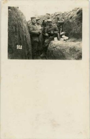 Soldaten im Schützengraben