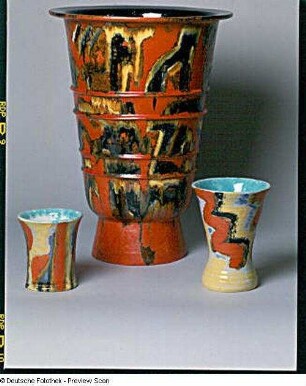 Große Vase : Drei Vasen (1. H. 20. Jh.; K. Feuerriegel)