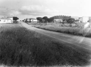 Blick nach Iringa : Blick entlang einer Straße in Richtung Iringa