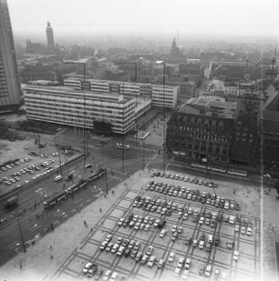 Karl-Marx-Platz (Augustusplatz) in Leipzig : Blickrichtung Südwesten in die Innenstadt