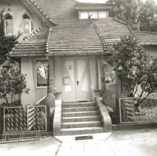 Calau, Poststraße 11. Villa (Kindergarten) (um 1910). Eingang