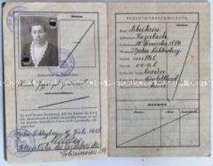 Reisepass der Arbeiterin Wanda Hoppe
