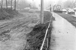 Ausbau des Kreuzungsbereichs Linkenheimer Landstraße/Adenauerring durch Einrichtung zusätzlicher Spuren für den Abbiegeverkehr