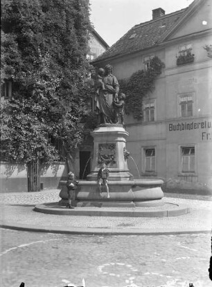 Weimar, Donndorf-Brunnen