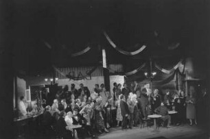 Szenenbilder aus "Die Heilige der Bleecker Street". Oper von G. C. Menotti, Städtische Oper Berlin, Deutsche Erstaufführung, 30.10.1955 : Mit E. Trötschel, A. Herwig u.a.