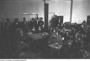 Besuch der griechischen Schriftstellerin Melpo Axioti