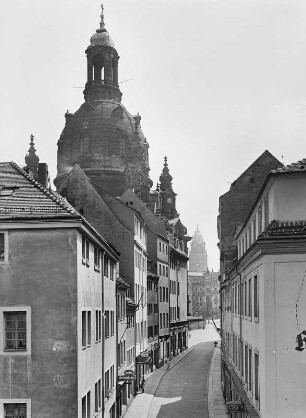 Münzgasse : Dresden-Altstadt. Blick von der Brühlschen Terrasse in die Münzgasse Richtung Frauenkirche