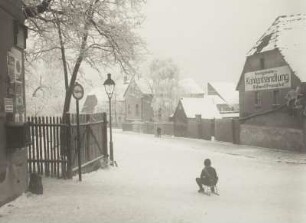Leutzsch, Poststraße : Leipzig-Leutzsch, Poststraße. Ansicht mit Kohlenhandlung Richard Franzke, Winteraufnahme