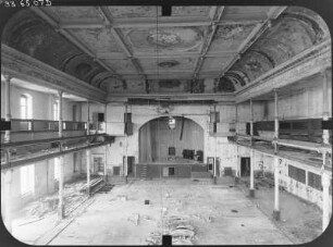 Dresden-Neustadt, Königsbrücker Straße 76. Gaststätte "Aktiv" (Ehem. Deutsche Reichskrone, Damm's Etablissement, Reichsadler, Reichsbanner; 1869, Erweiterung 1873). Ballsaal