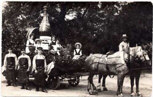 Festwagen der Sektkellerei Kloss & Foerster
