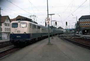 Schorndorf Lok 110 191 Eilzug AA-S BD-UIC-X-Wagen Bnb-Wagen Ausfahrsignale Bahnsteig