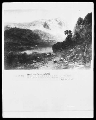 Hochgebirgstal im Abendrot