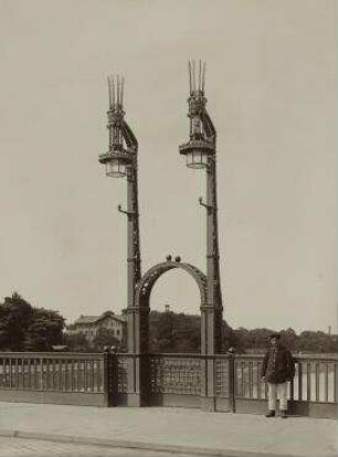 Ohne Titel (Straßenbrücke über Kanal, Detail)