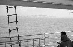 Dover: Felsküste, von See, vom Promenadendeck