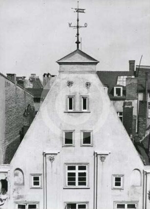 Fassade und Giebel des Bürgerhauses Brückstrasse 28 in Elbing