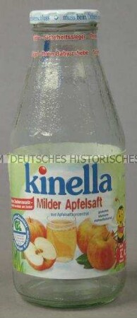 Babynahrung: Milder Apfelsaft, leere Flasche