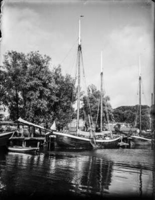 Segelboote : Boote im Hafen des frischen Haffs