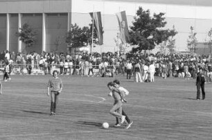 Übergabe des 3. Bauabschnitts, der Außenanlagen, des Schulsportzentrums Neureut