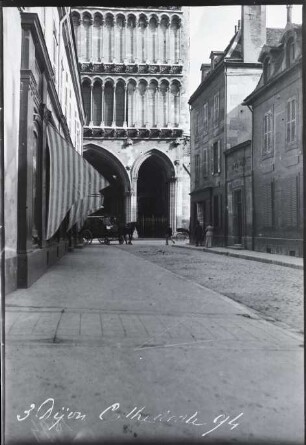Dijon, Rue Musette mit Blick auf die Kirche Notre-Dame