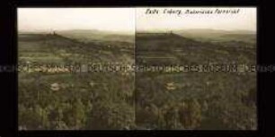 Blick über Pilgramsroth zum Aussichtsturm auf dem Eckardtsberg, Veste Coburg