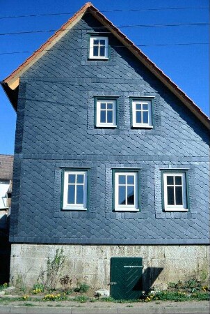 verschieferter Hausgiebel, asymmetrisch