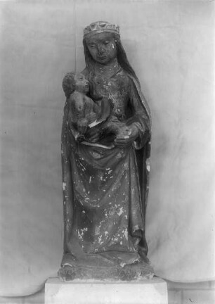 Stehende Madonna