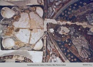 Thronender Christus in der Mandorla mit Erzengeln und Heiligen