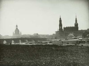 Dresden, Blick vom Neustädter Elbufer gegen die Altstadt mit Abbruch des Palais Brühl