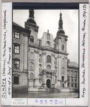 Olmütz: Jesuitenkirche, Westfassade