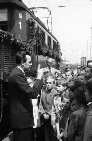Herbolzheim: Herbolzheimer Schulkinder singen, nahe