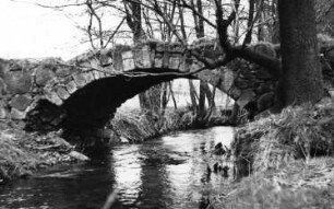 Klipphausen-Lampersdorf. Brücke über die Kleine Triebisch oberhalb der Obermühle