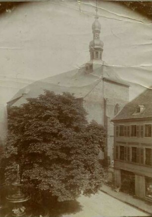 Martinskirche, ältere Teile 13. Jahrhundert. Dachseite 18. Jahrhundert