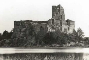 Trakai. Burgruine, von einer nördlich davor gelegenen Insel aufgenommen