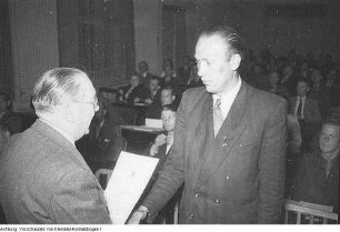 Dresden, Prießnitzstraße 39. Union Druckerei. Otto Nuschke, Vorsitzender der CDU in der DDR, übergibt der neuen Druckerei an die Belegschaft, Mai 1953
