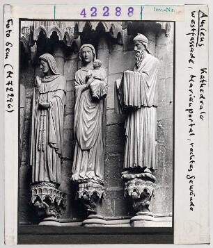 Amiens, Kathedrale: Westfassade, Marienportal, rechtes Gewände
