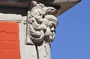 Quedlinburg - Hölzerner Engelkopf : Hölzerner Engelkopf an einem historischen Fachwerkhaus in der Schmalen Straße. Aufgenommen am 20. Juli 2012 in Quedlinburg