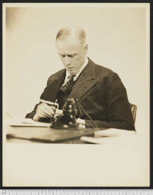 Porträtaufnahme Sinclair Lewis