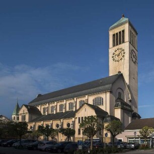 Katholische Stadtpfarrkirche & Neue katholische Kirche Sankt Georg
