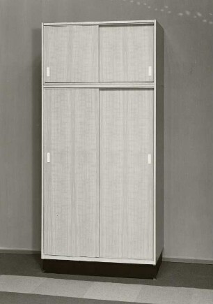 Kleiderschrank