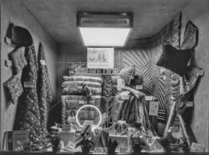 Hebers Schaufenster : Bautzen. Bettenhaus Heber, Wendische Straße 9. Schaufenster