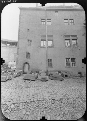 Rochlitz. Schloß (12.-14. Jh.). Fürstenhaus über den Schloßhof