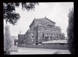 Königliches Hoftheater, Dresden: Ansicht von Norden (siehe auch Inv. Nr. 97)