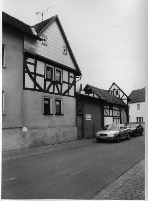 Lahnau, Kirchstraße 6