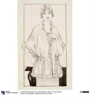 Frau in Morgenjacke