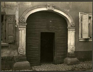 Breite Str.8 Tor mit Schlußstein, 1743