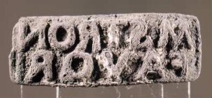Stempel mit lateinischer Inschrift M.STRON / FAVORI