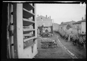 Azerailles (Dep. Meurthe-et-Moselle, Frankreich): Marsch der Kavallerie