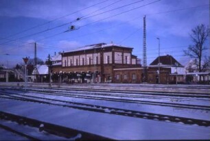 Belzig Empfangs-gebäude Bahnsteig SigRa12