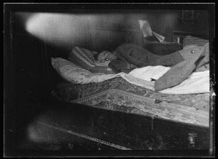 Leutnant von Schaumberg im Bett, Arleux-en-Gohelle (Dep. Pas-de-Calais, Frankreich)